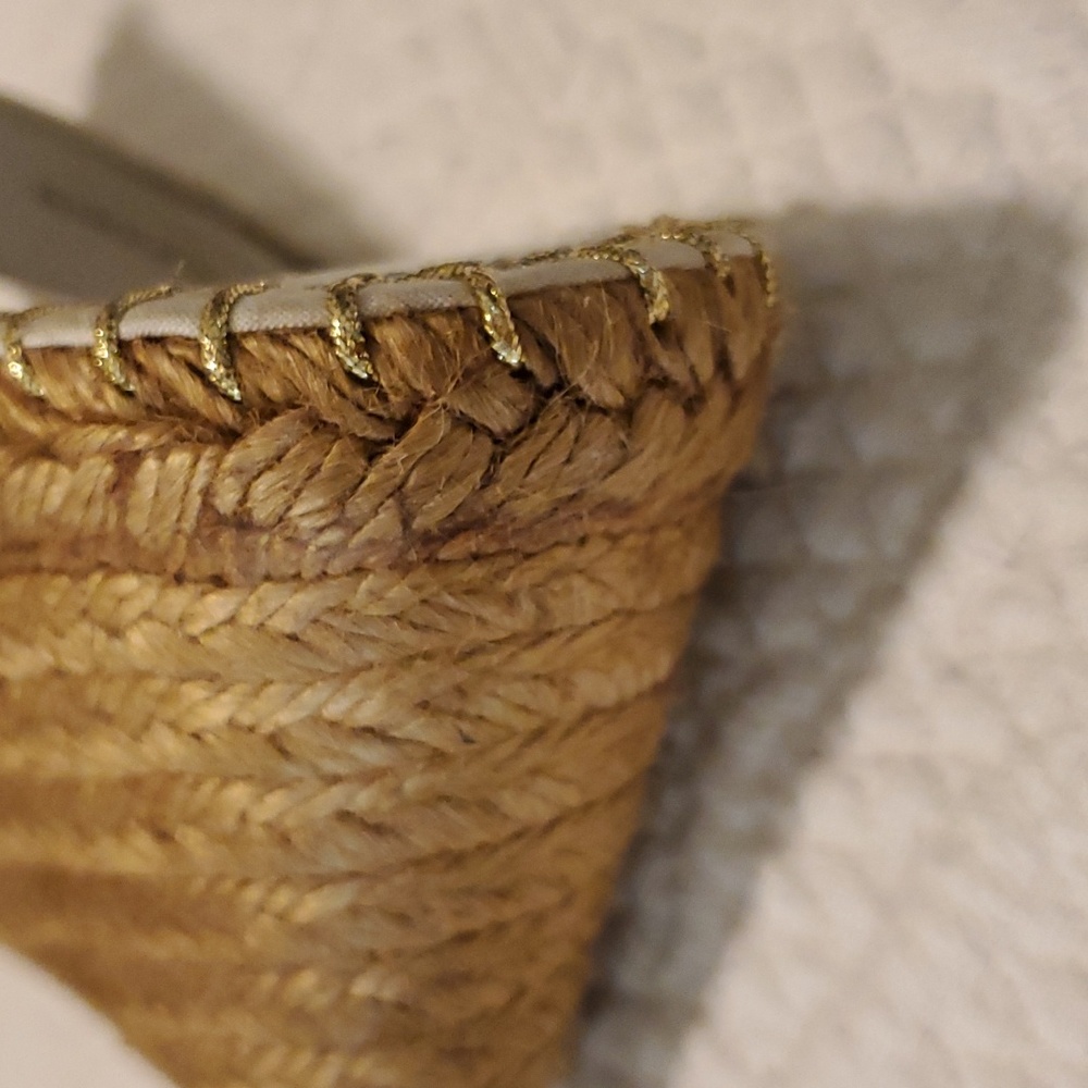 Burberry wedge sandal size 38/ 6.5 white and glold stiches. - Picture 6 of 6